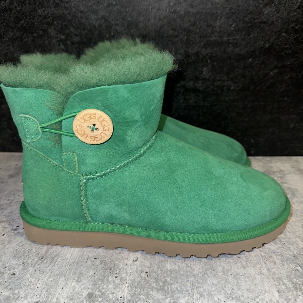 Ugg Australia Mini Bailey Button II Leather Pull on Ankle Boots Sz 6 Green Uggs